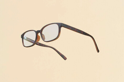 ジャスパー・モリソンとJINSのコラボ。メガネやPCメガネを発売