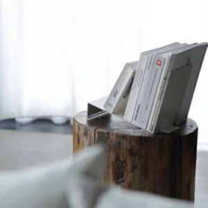 おしゃれなブックエンド・ブックスタンドのおすすめ17選。かわいいデザインから木製の本立てまで