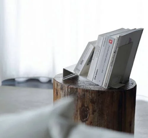 おしゃれなブックエンド・ブックスタンドのおすすめ17選。かわいいデザインから木製の本立てまで